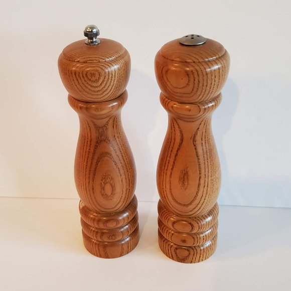 Vintage wooden salt shaker & pepper grinder, Cook's Club, made in Taiwan - Picture 1 of 5